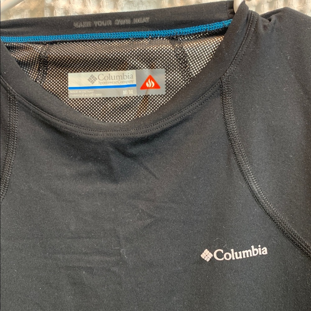 Columbia Women’s Midweight Stretch Baselayer Long Sleeve Shirt - Picture 3 of 5